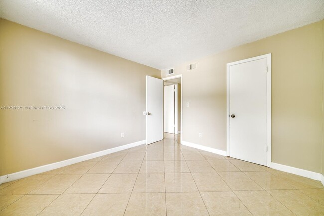 Building Photo - 496 NW 165th St
