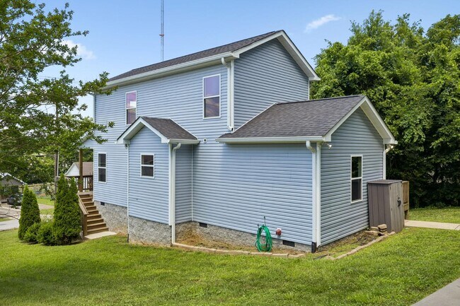 Building Photo - 91 Valley View St