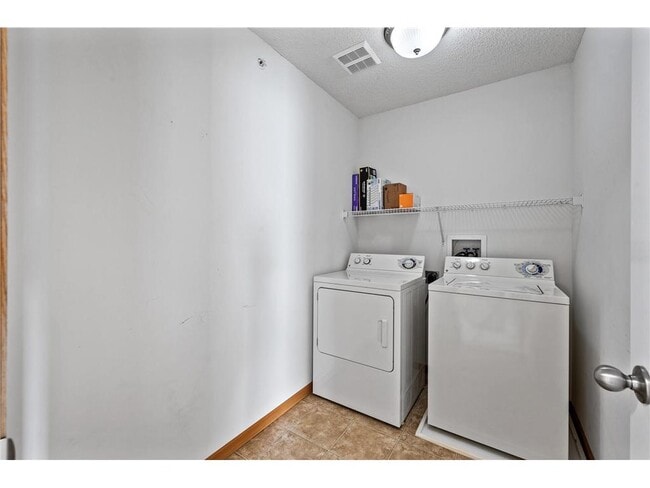Building Photo - 5046 Yuma Ln N