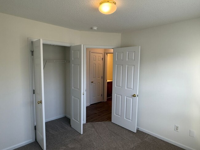 Building Photo - 12631 Cumberland Crest Dr