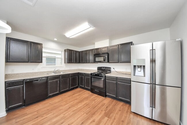 Building Photo - 886 Darbydale Crossing Ln