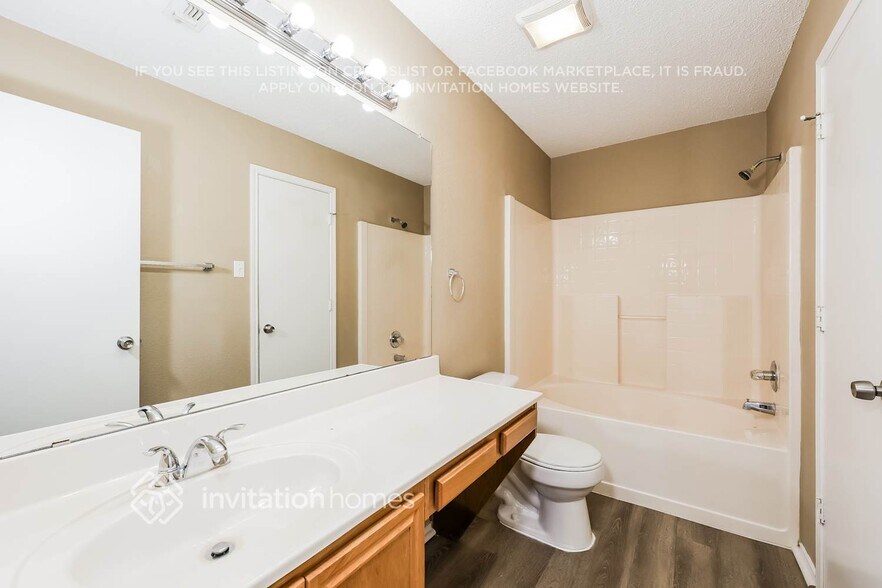 Building Photo - 5813 Northfield Dr