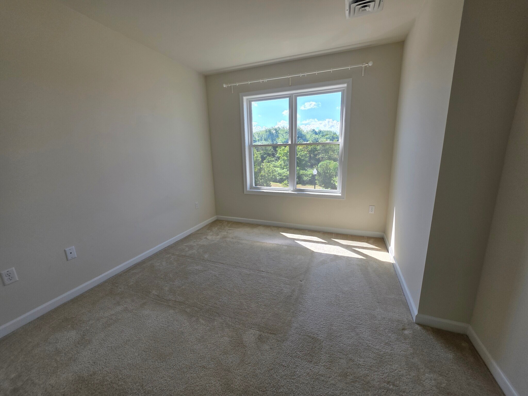 Building Photo - 110 Trotter Rd