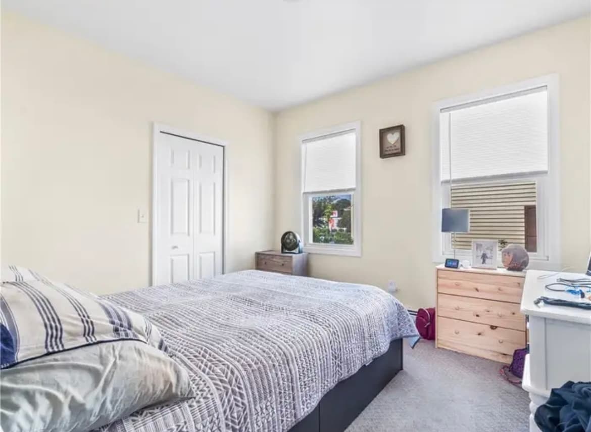 Building Photo - 406 N Broadway