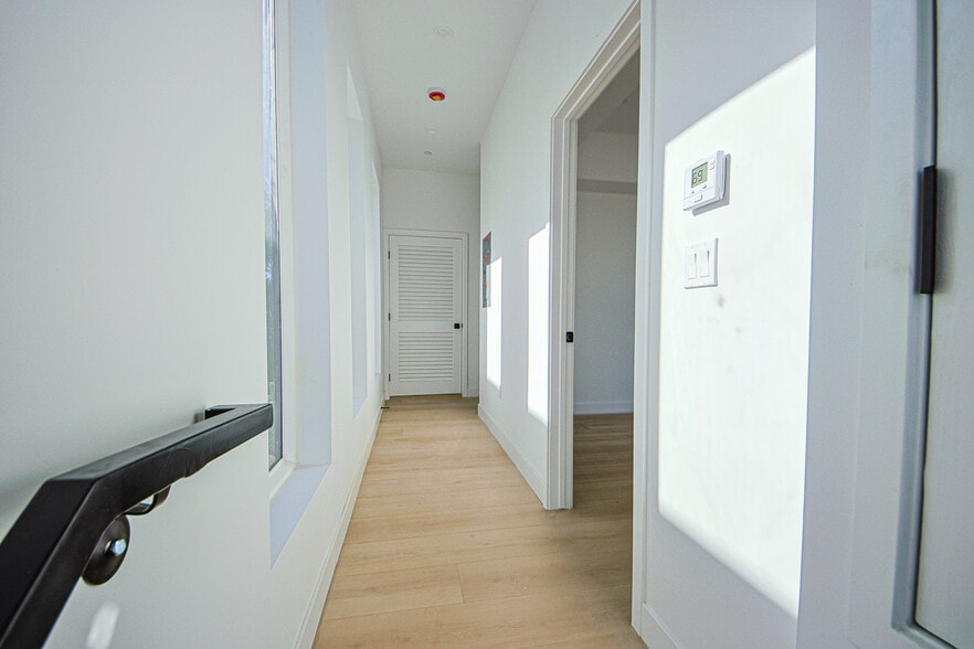 Building Photo - 6405 Odessa Ave