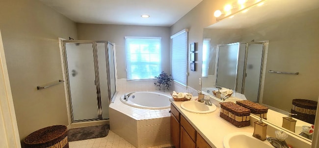 Building Photo - 19 Jason Ct