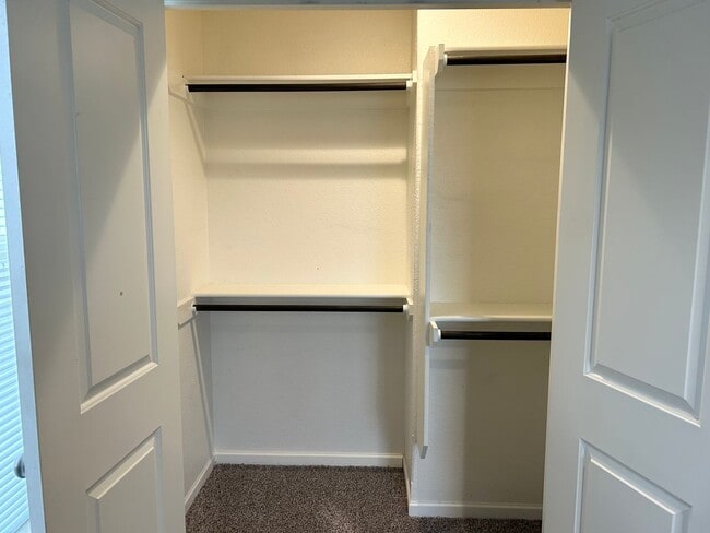 Building Photo - 3 Bed Townhome in Grain Valley