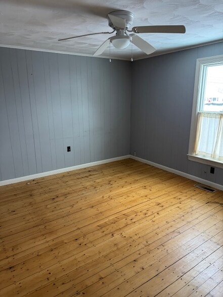 Building Photo - 94 Old Point Ave