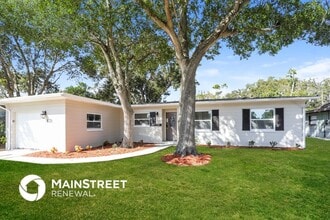 Building Photo - 2053 Barcelona Dr S