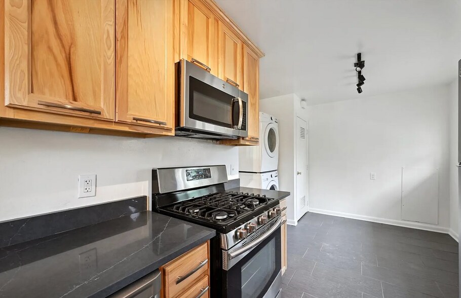Kitchen - 2480 S Lafayette St