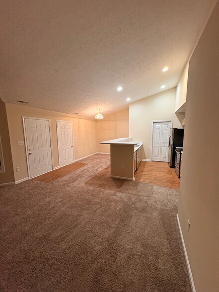 Building Photo - 10756 Central Ave