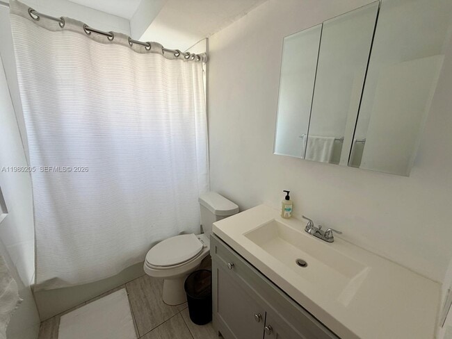 Building Photo - 1135 101st St