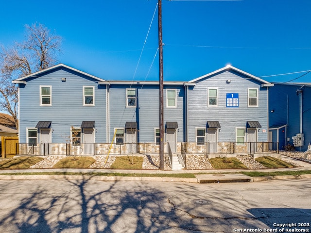 Building Photo - 143 Lucas St