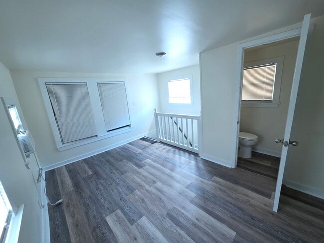 Building Photo - 2411 30th St