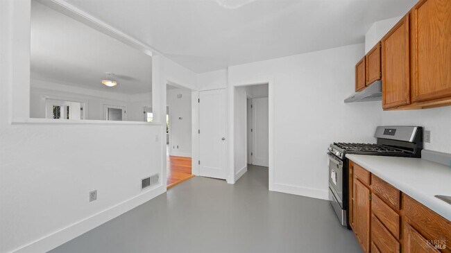 Building Photo - 530 Ethel Ave