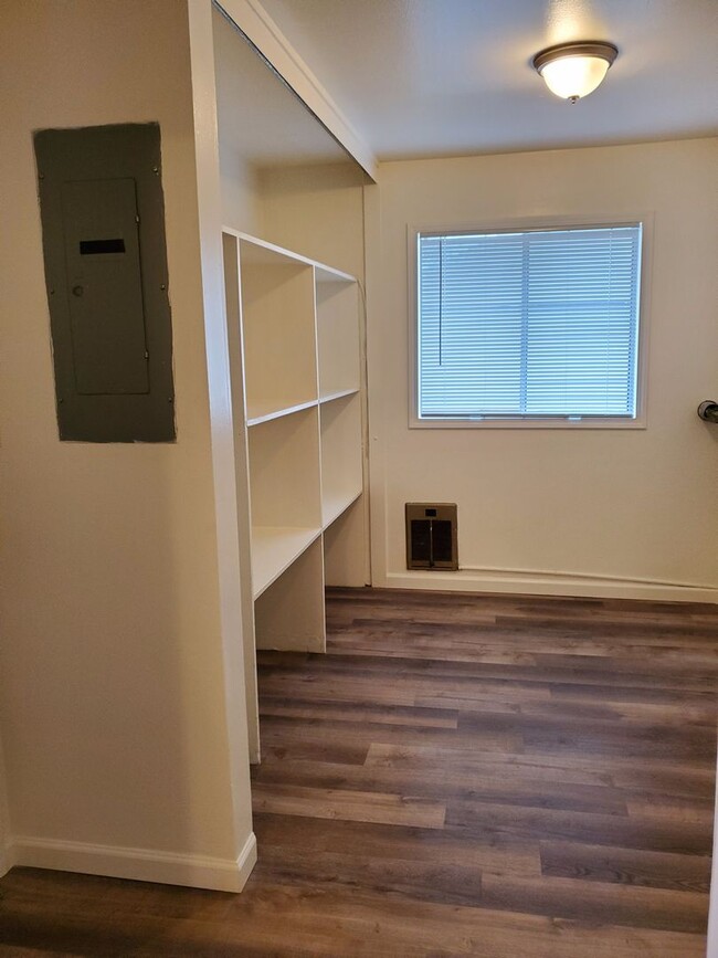 Building Photo - Duplex