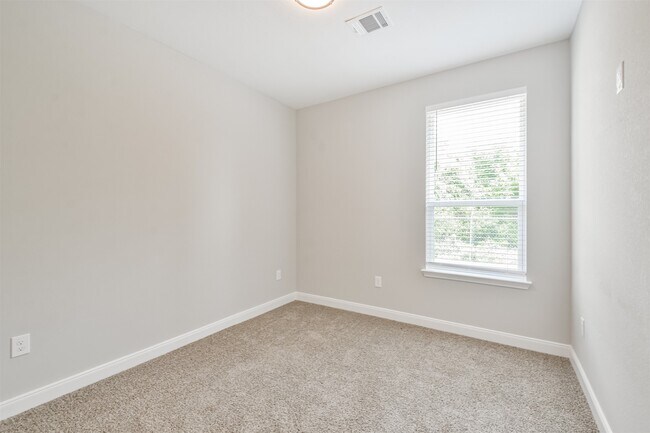 Building Photo - 7524 E Maxroy St