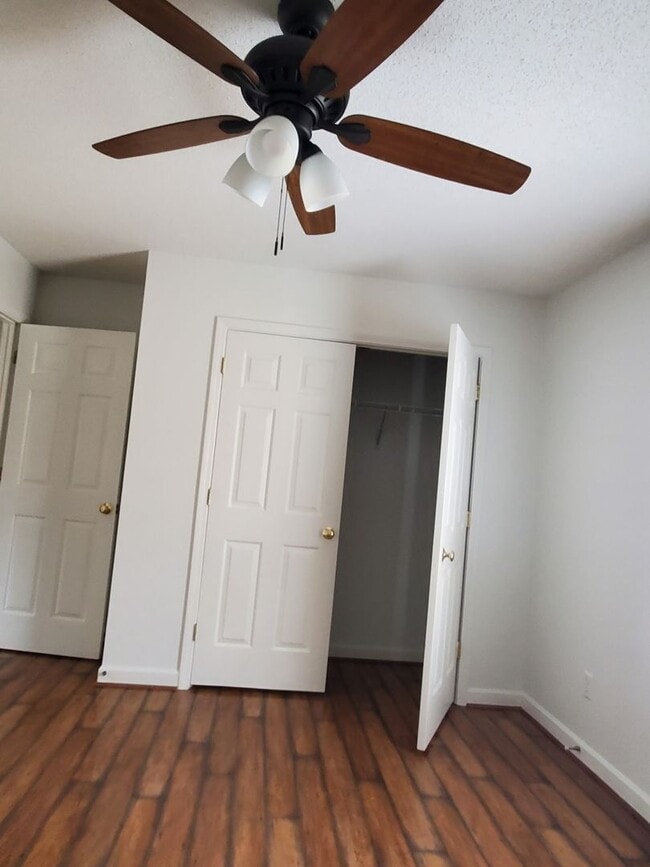 Building Photo - Ready to move in!