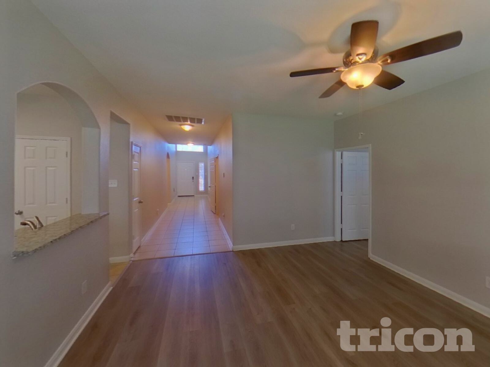 Building Photo - 825 Hawthorne Rd