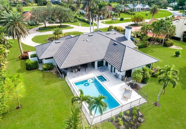 Building Photo - STUNNING REMODELED 4-BEDROOM, 3.5-BATH FUR...