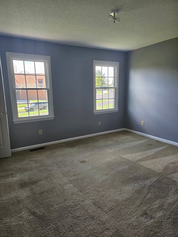 Building Photo - 611 Spring Hill Rd