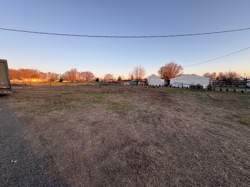 Building Photo - 471 Cheyne Rd