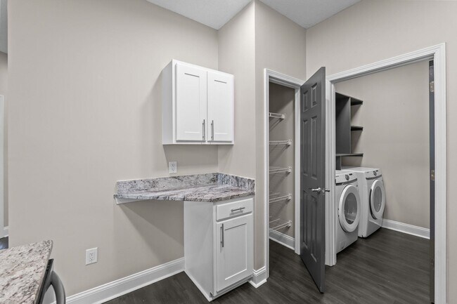 Building Photo - 5026 Belleglen Ct