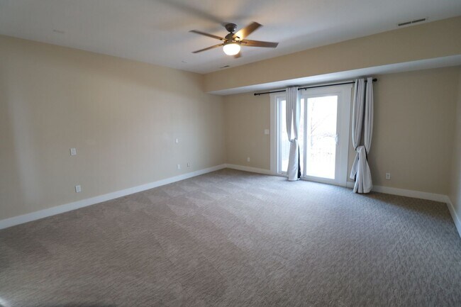 Building Photo - Large Pet Friendly House in the Foothills of Provo