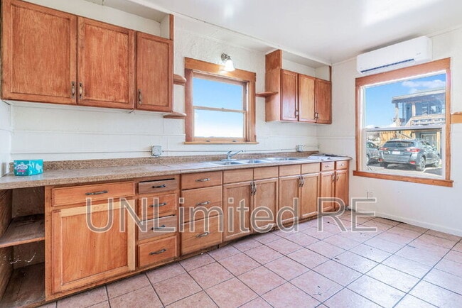 Building Photo - 306 S Humphreys St