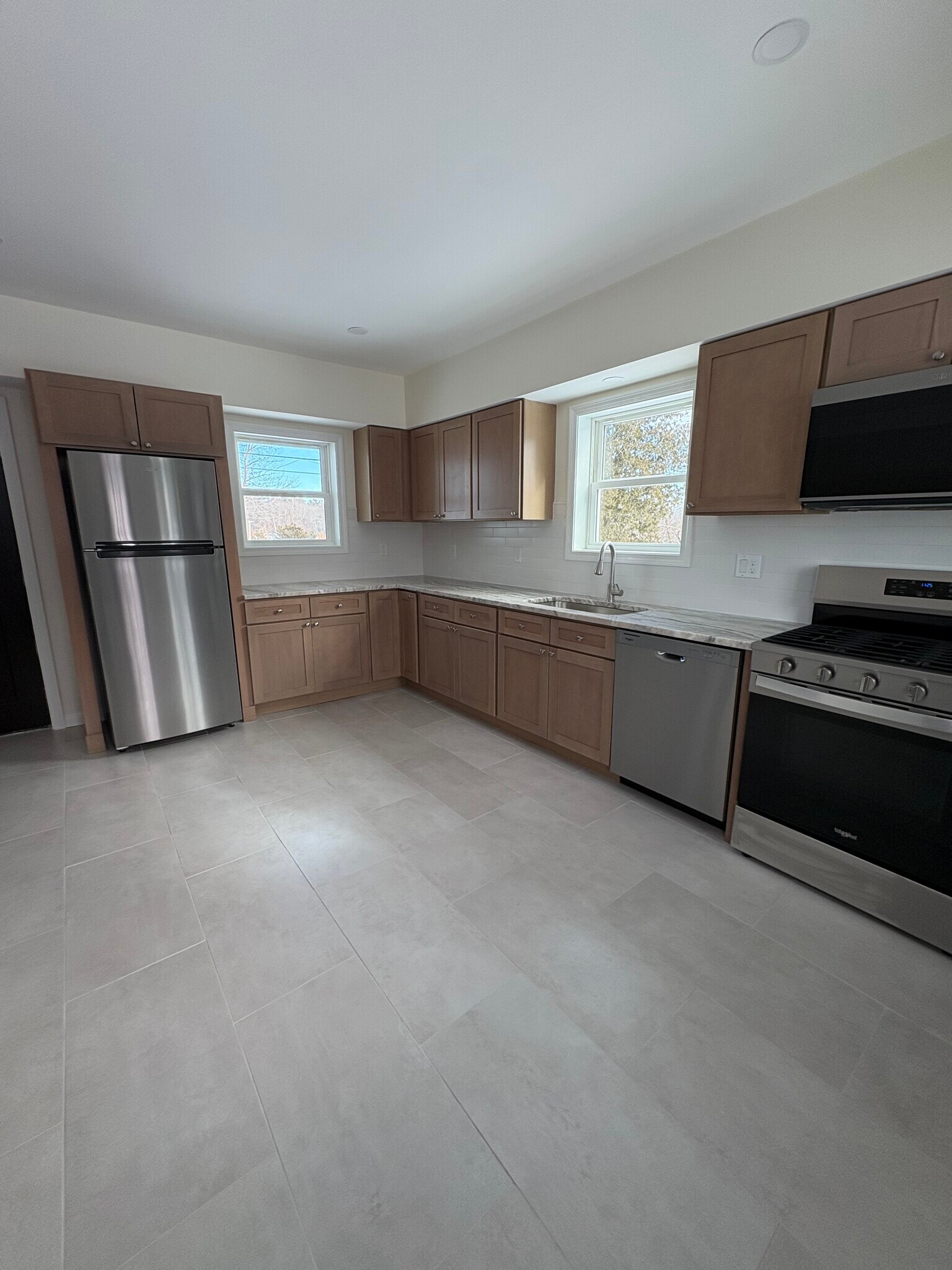 Kitchen - 316 Old Fall River Rd