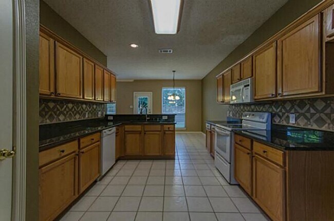 Building Photo - 12475 Cajun Dr