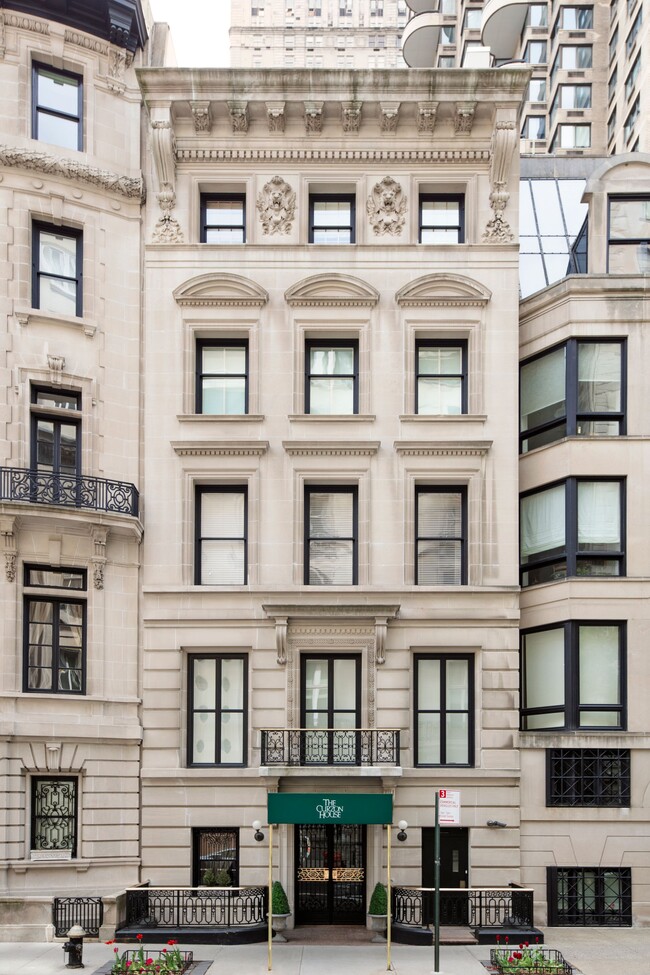 Building Photo - 4 E 62nd St