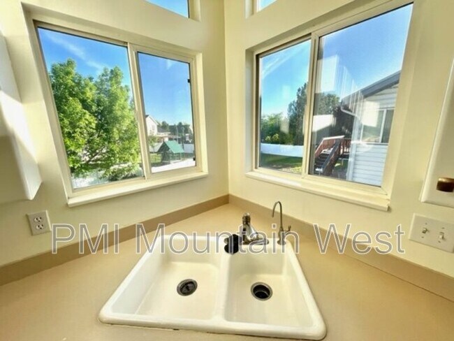 Building Photo - 2815 W 1375 N