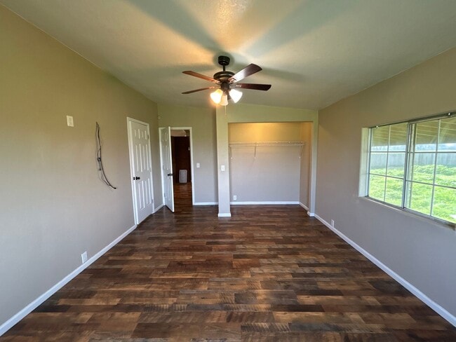 Building Photo - Country home for rent