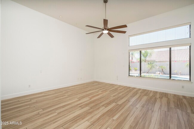 Building Photo - 5403 E Cannon Dr