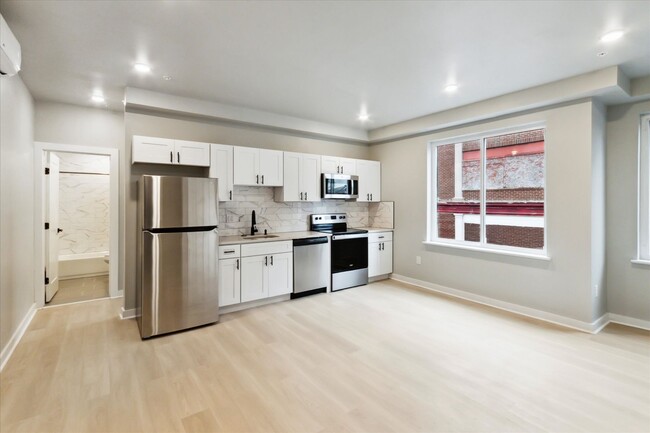 Building Photo - 316 S 52nd St