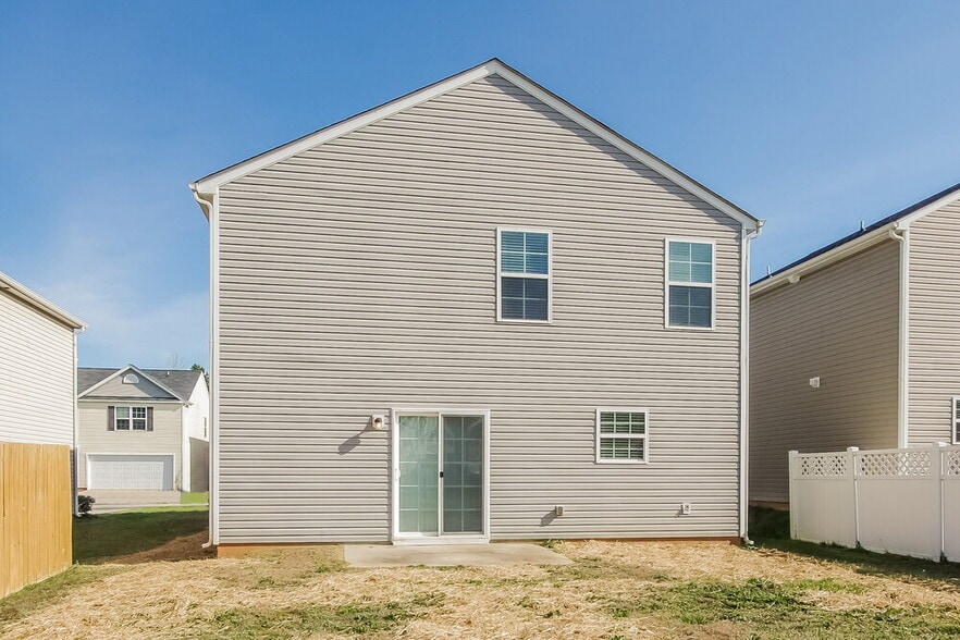 Building Photo - 706 Waterlemon Way