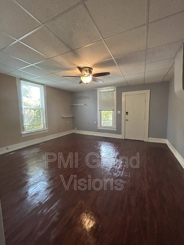 Building Photo - 321 A St