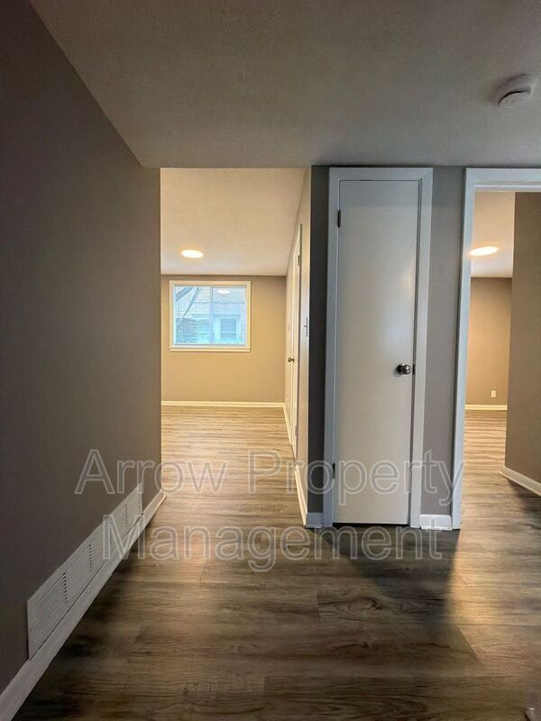 Building Photo - 1027 A St