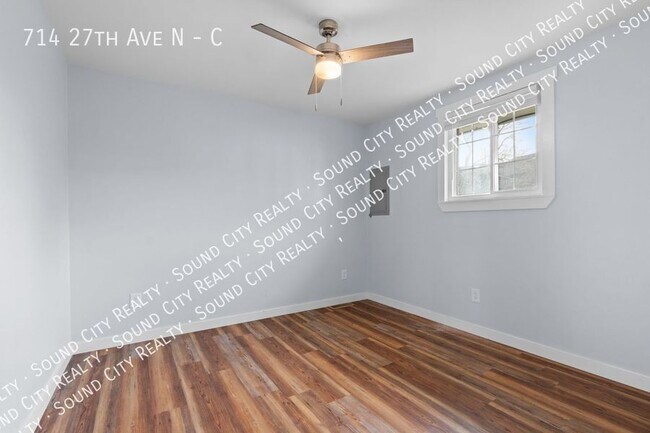 Building Photo - 714 27th Ave N