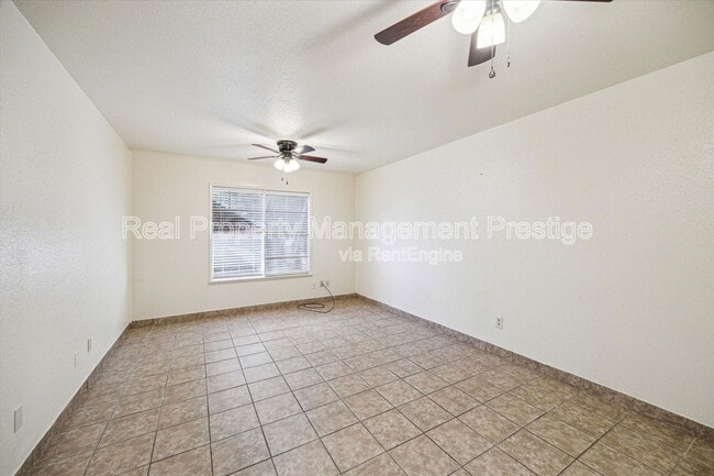 Building Photo - 3003 Falk Ct
