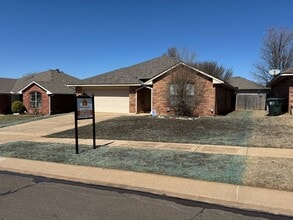 Building Photo - Charming 3 bedroom home with storm shelter in Norman! No carpet and a large pantry!