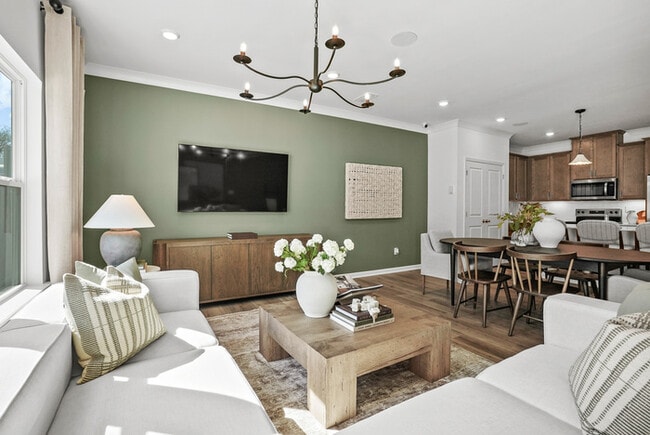 Building Photo - 12004 Oak St