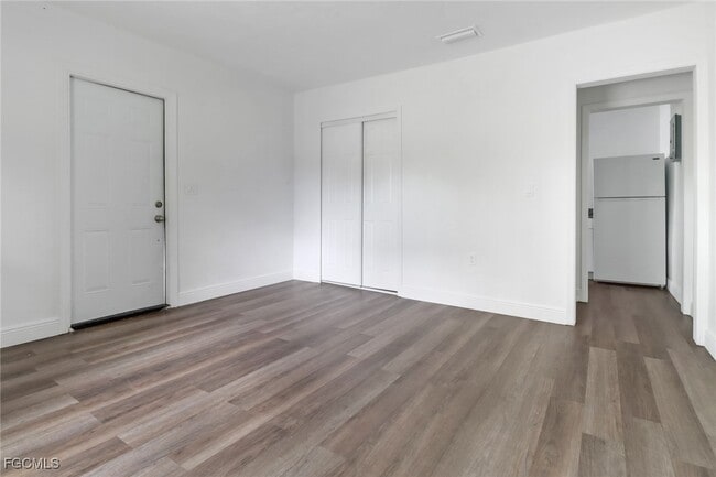 Building Photo - 4180 Sabal Ln