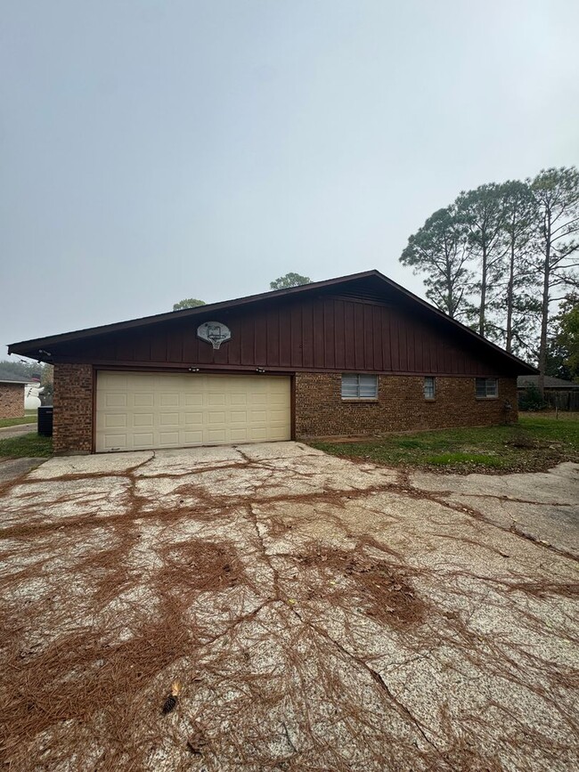 Building Photo - Rental Property