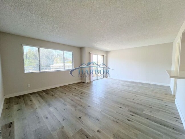 Building Photo - 2315 S Grand Ave