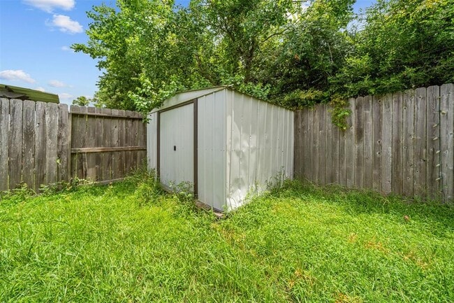 Building Photo - 8802 Shady Vista Ln