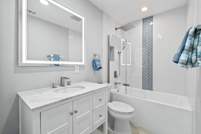 Building Photo - 1004 Stillwater Dr