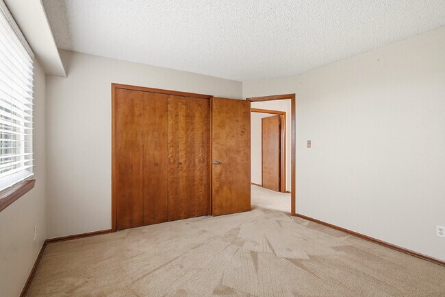 Building Photo - $2,845.95- 4-Bed /3-Bath Gem with Finished Basement and Fenced-in Yard in Colorado Springs!