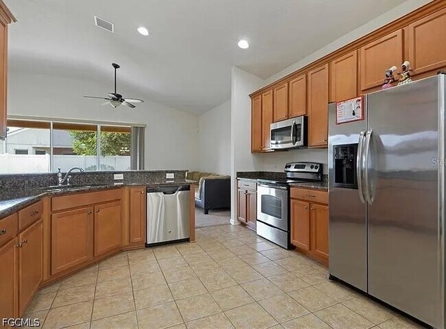 Building Photo - 7529 Forest Mere Dr